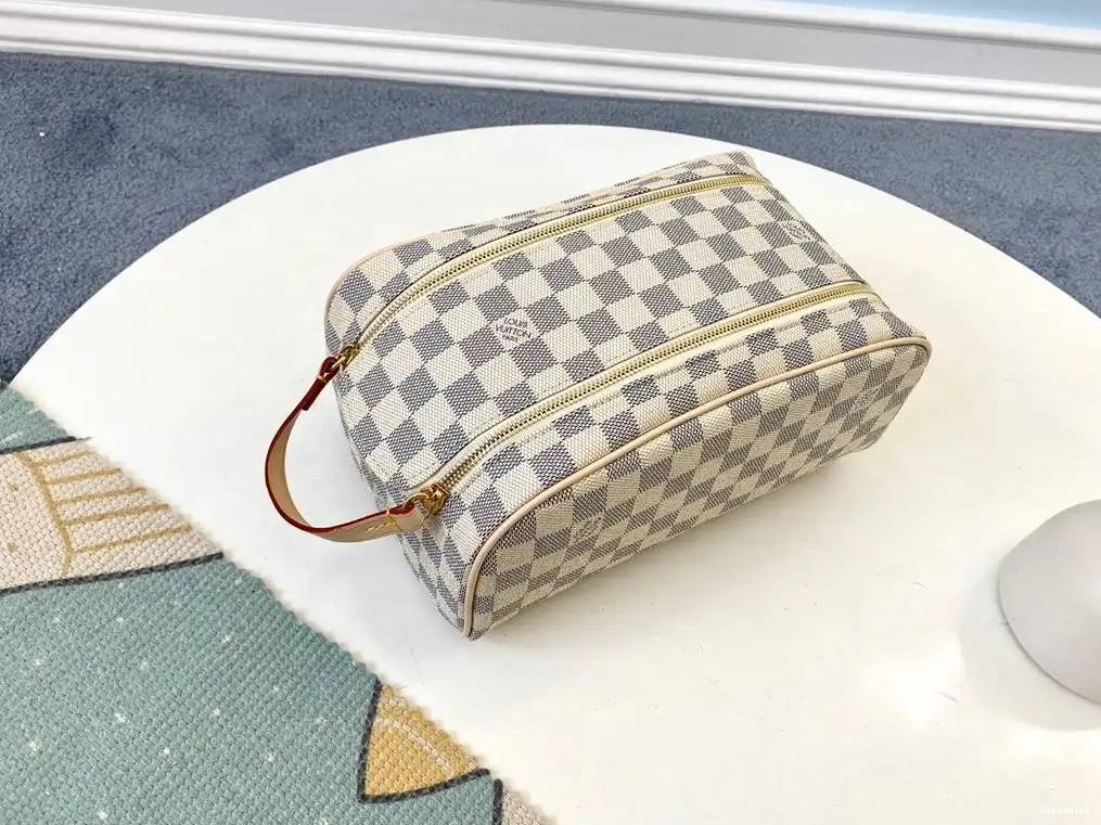 TOILETRY VUITTON LOUIS BAG 0630